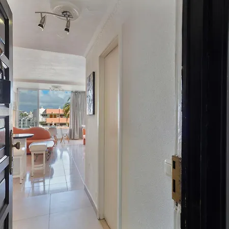 Yumbo Atlantis Апартаменти *